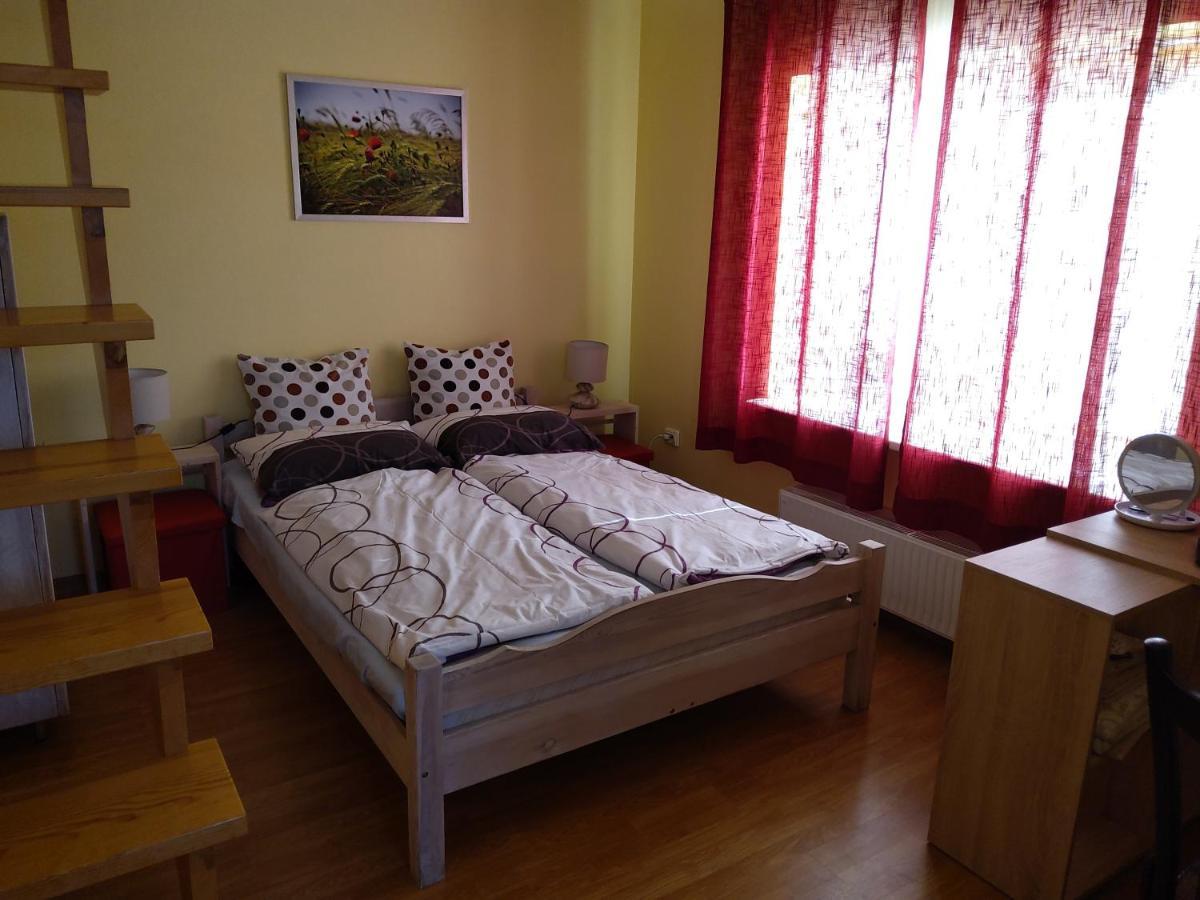 Apartamentai Geguciu Gatveje Клайпеда Екстериор снимка